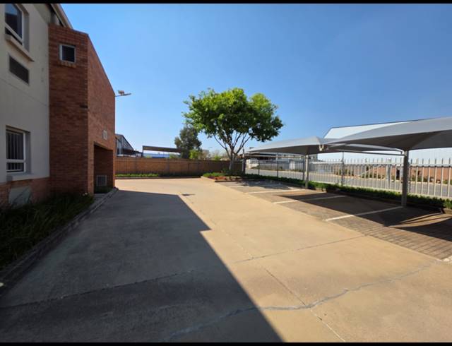 450M² WAREHOUSE TO LET IN STORMILL